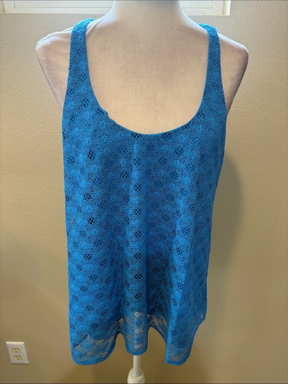 Tori Richard Blue Lace Racer Back Lined Tank Top-Size L